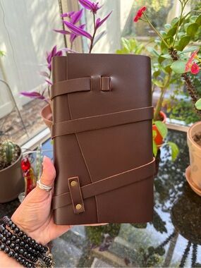 Portland Leather Grizzly Large Wrap Journal 🐻